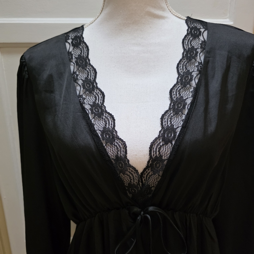 SHEIN Women's Elegant Black Lace Trim Tunic - Picture 4 of 13